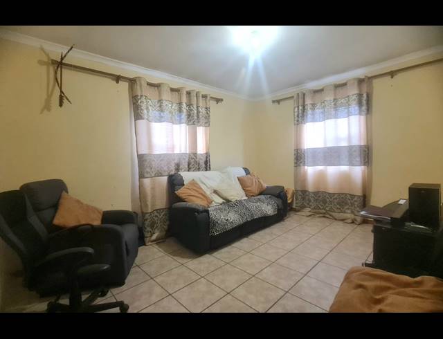 2 BEDROOM HOUSE FOR SALE IN HIGHBURY PARK